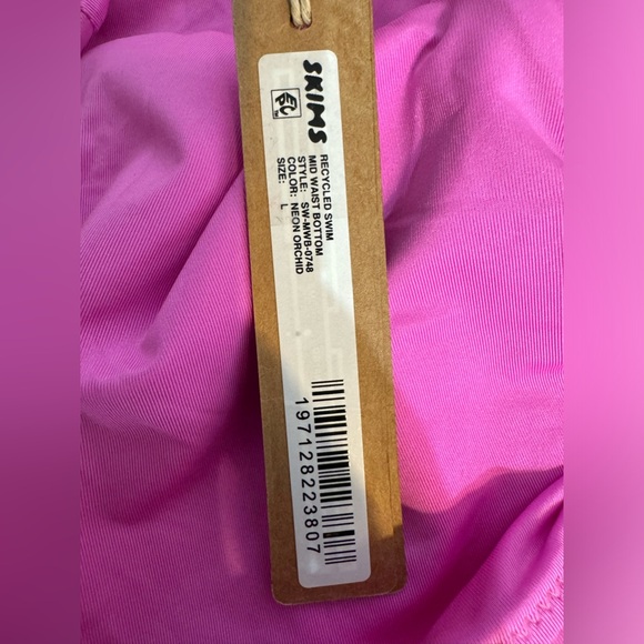 SKIMS SIGNATURE SWIM
MID WAIST BOTTOM - Picture 3 of 9